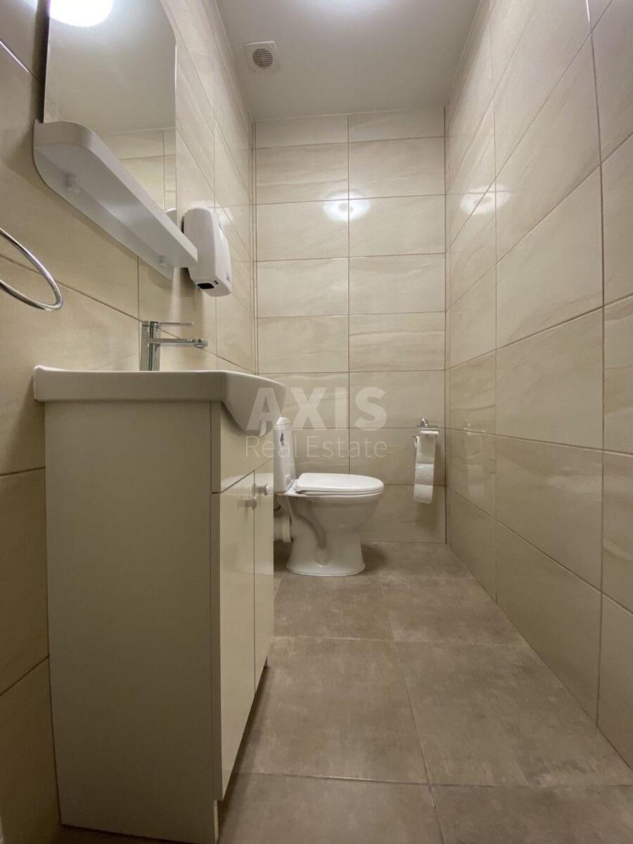 Office vul. Ahmatovoi' Anny 13, 272m25994411