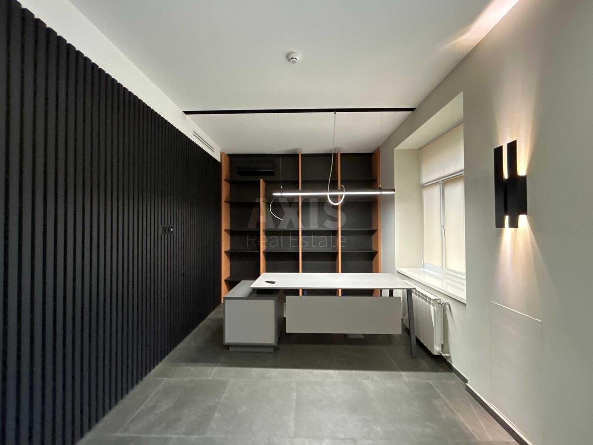 Office prov. Kutuzova 3, 230m25
