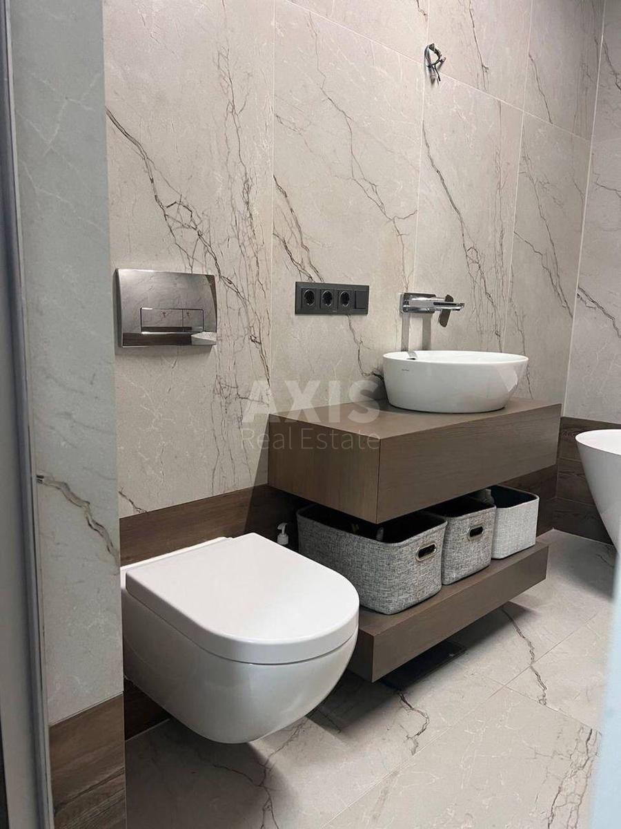 2k apartment vul. Baggovutivs'ka 1А4