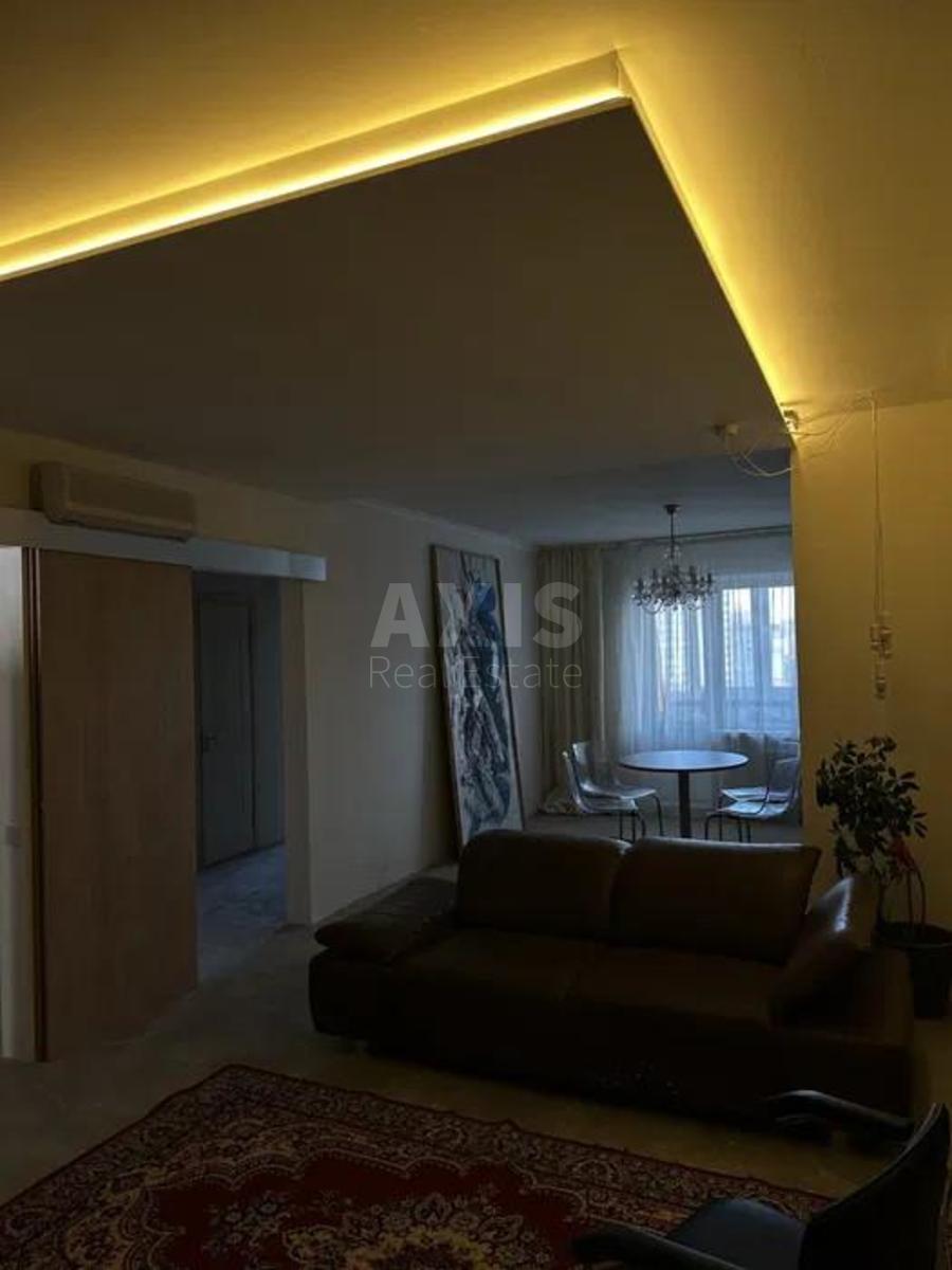 3k apartment vul. Zakrevs'kogo Mykoly 95В
