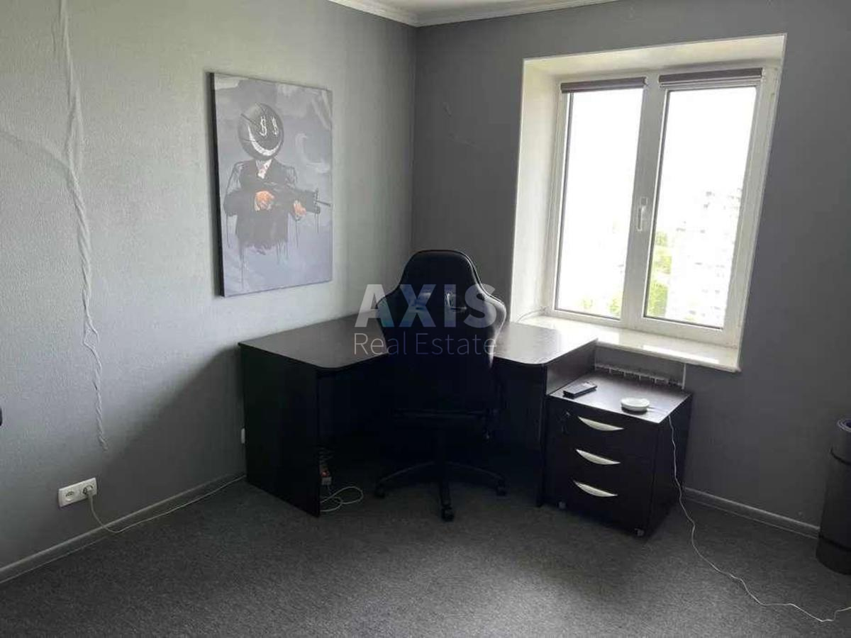 4k apartment vul. Bogatyrs'ka 6/13