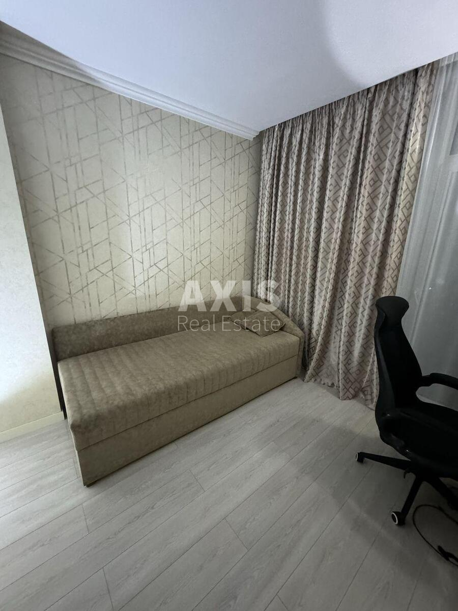 3k apartment vul. Kahovs'ka 602