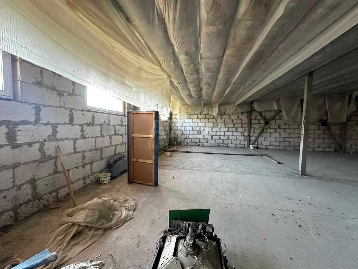 Объект торговли ул. Черных Запорожцев 28, 570м26232010