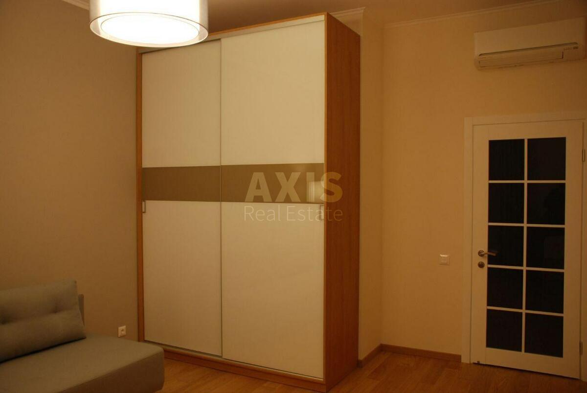 3k apartment vul. Barbjusa Anri 5316