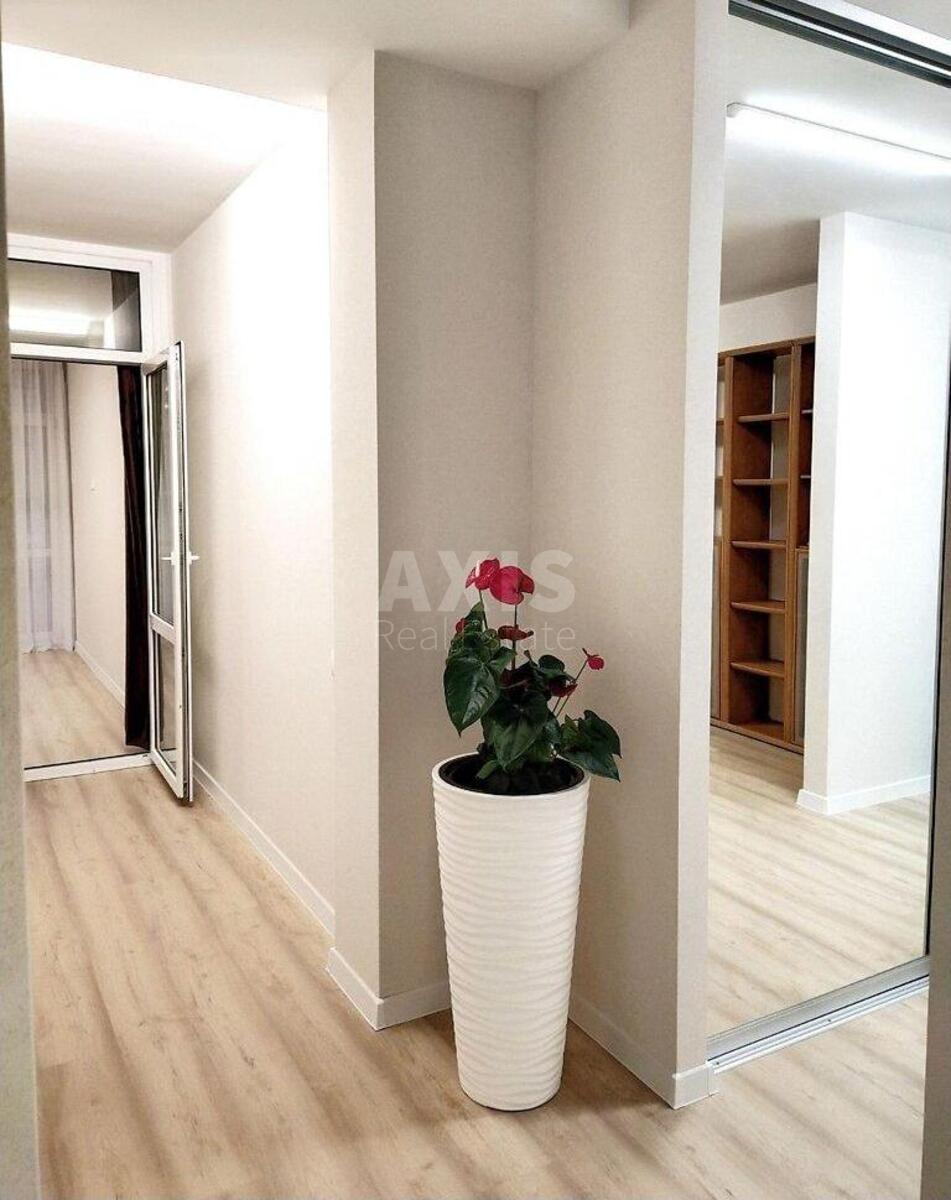 2k apartment vul. Dmytrivs'ka 60/199