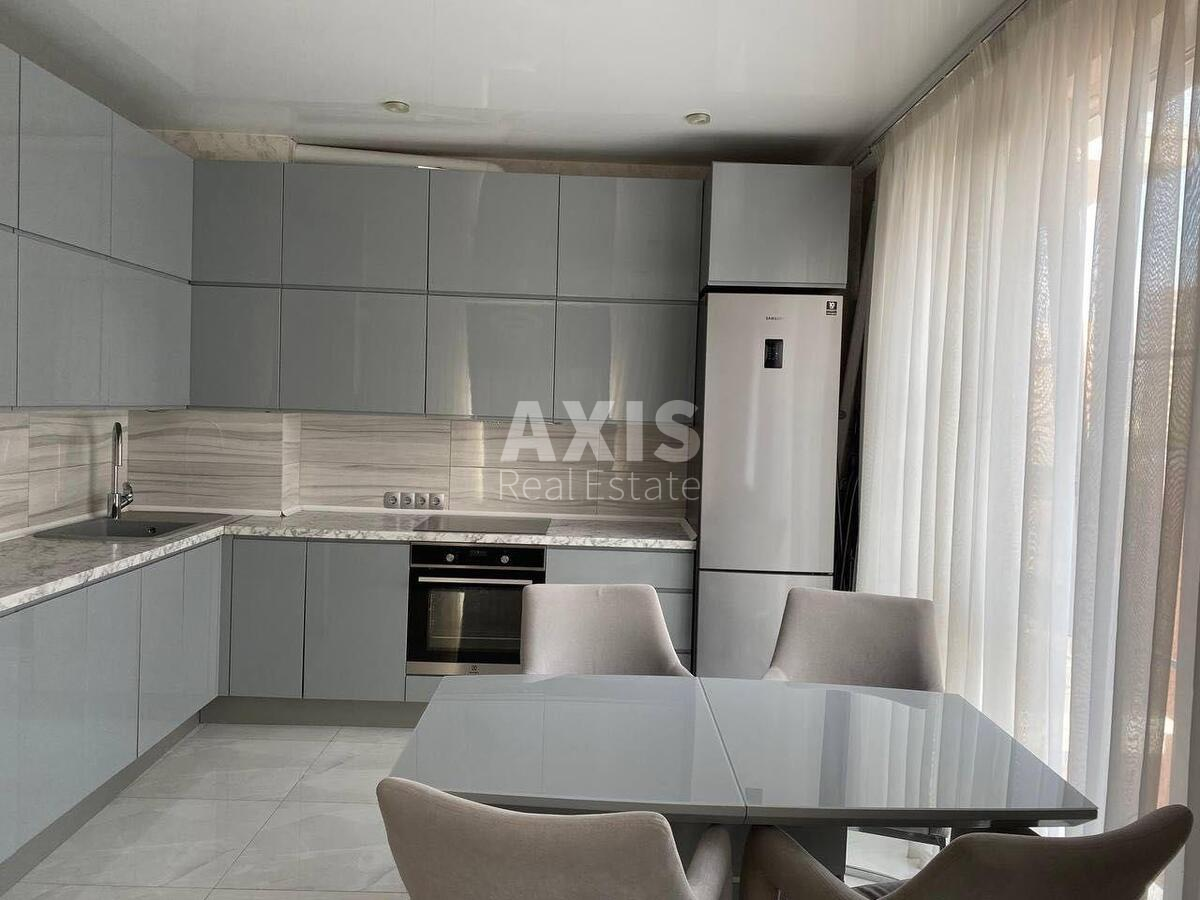 2k apartment vul. Myhajla Maksymovycha 24