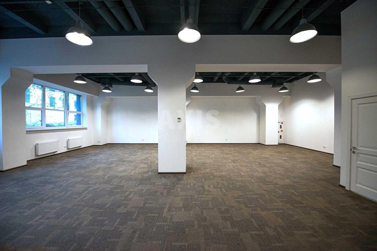 Office prov. Ohtyrs'kyj 7, 175m2