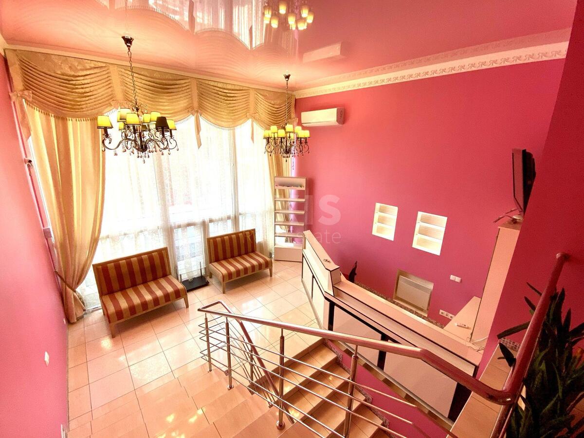Office pr-t Geroi'v Stalingrada 4, 237m22