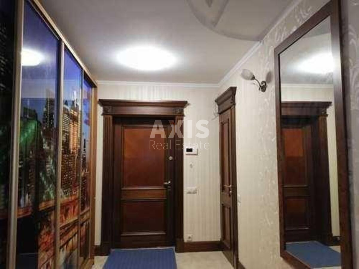 5k apartment vul. Staronavodnyc'ka 4в3