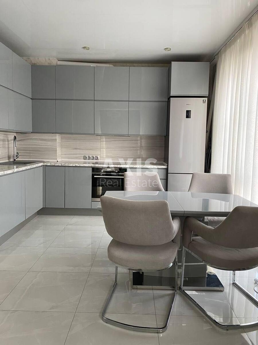 2k apartment vul. Myhajla Maksymovycha 240