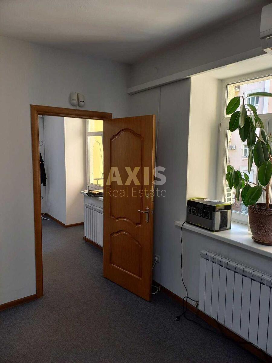 Office prov. Jaroslavs'kyj 7/9, 155m25810911