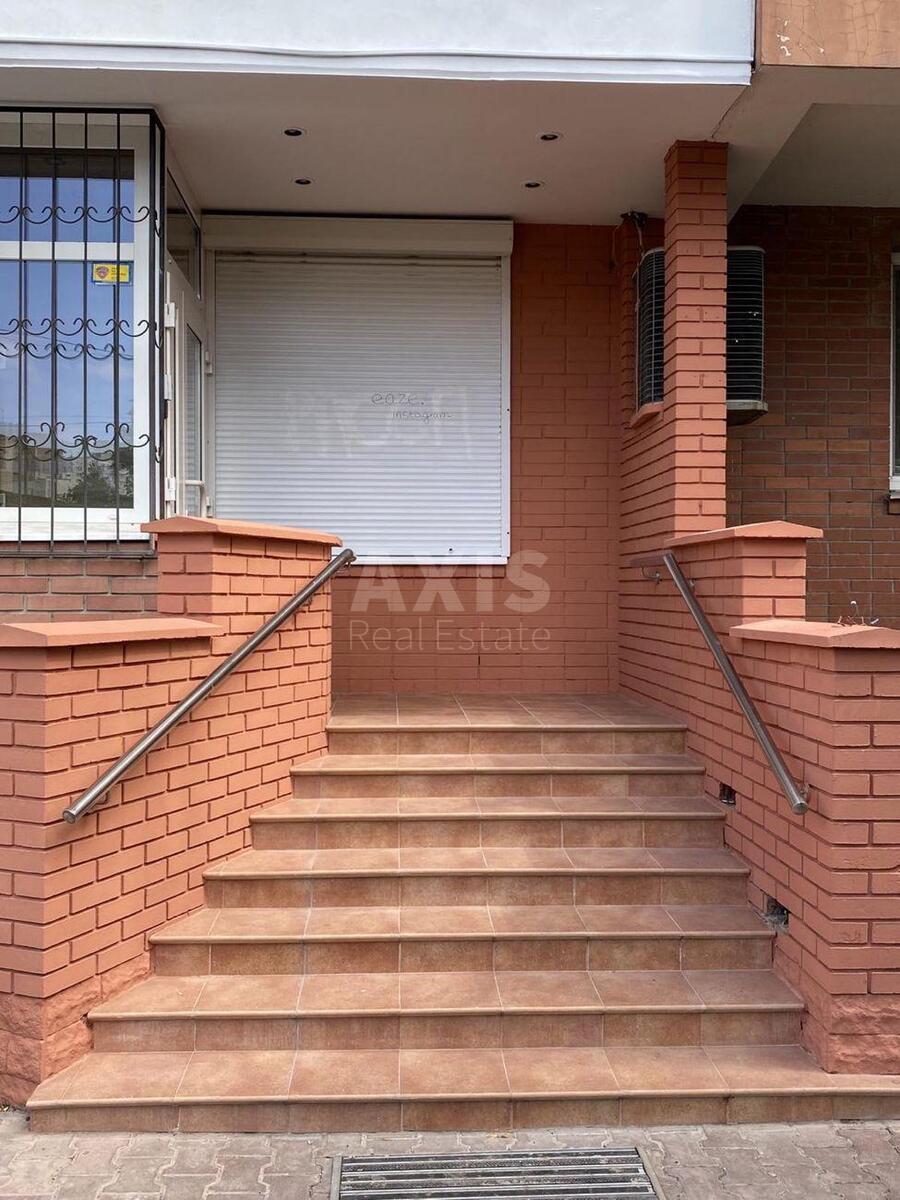 Office vul. Ahmatovoi' Anny 13, 272m25994413