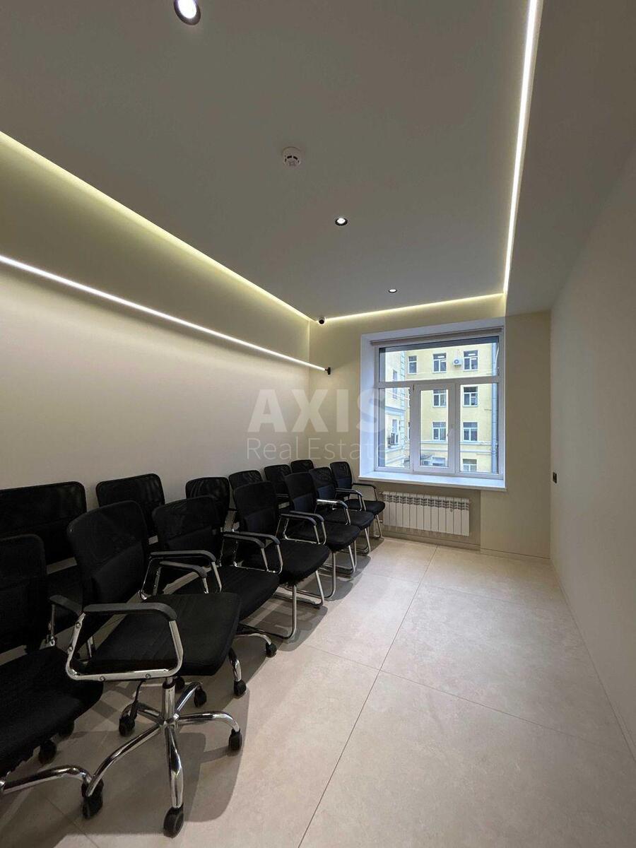 Office prov. Kutuzova 3, 230m27