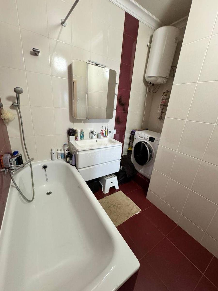 2k apartment vul. Lavruhina Mykoly 125