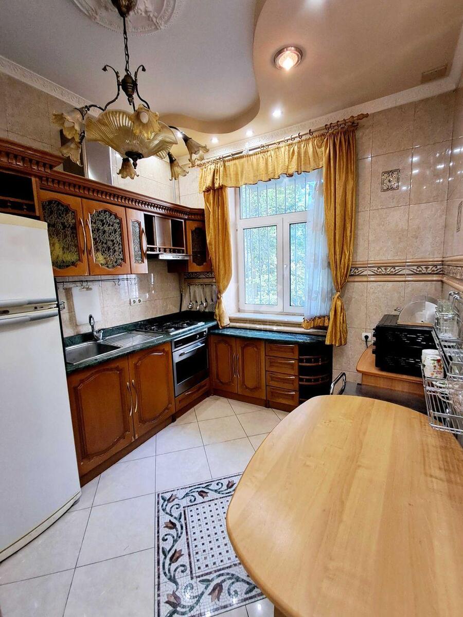 2k apartment vul. Barbjusa Anri 52/1