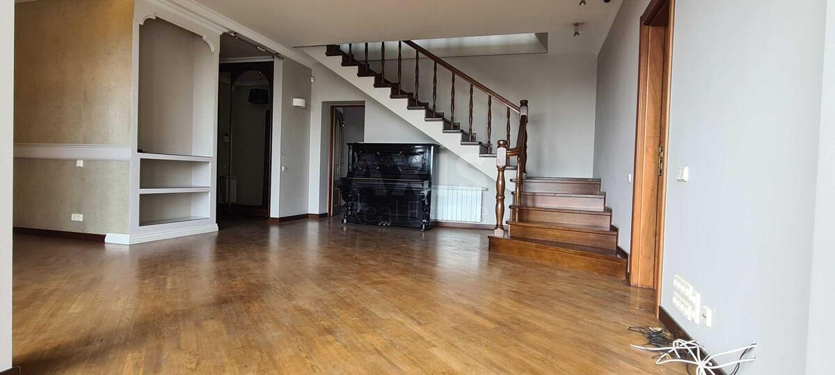 5k apartment vul. Orlyka Pylypa 108