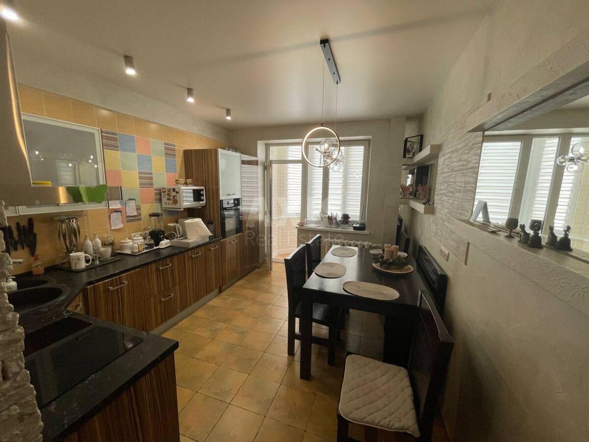 2k apartment vul. Zarichna 1