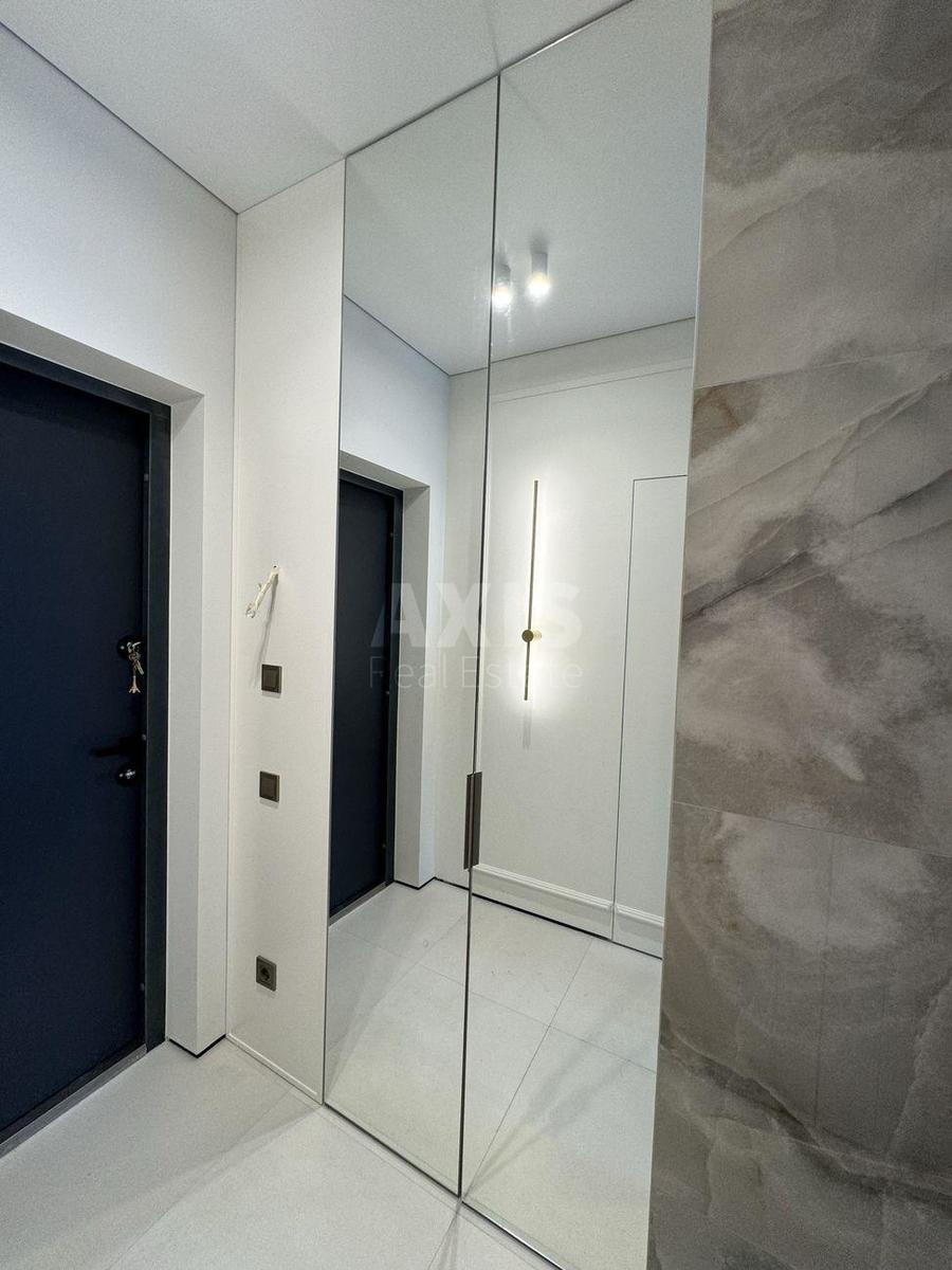 1k apartment doroga Naberezhno-Rybal's'ka 39