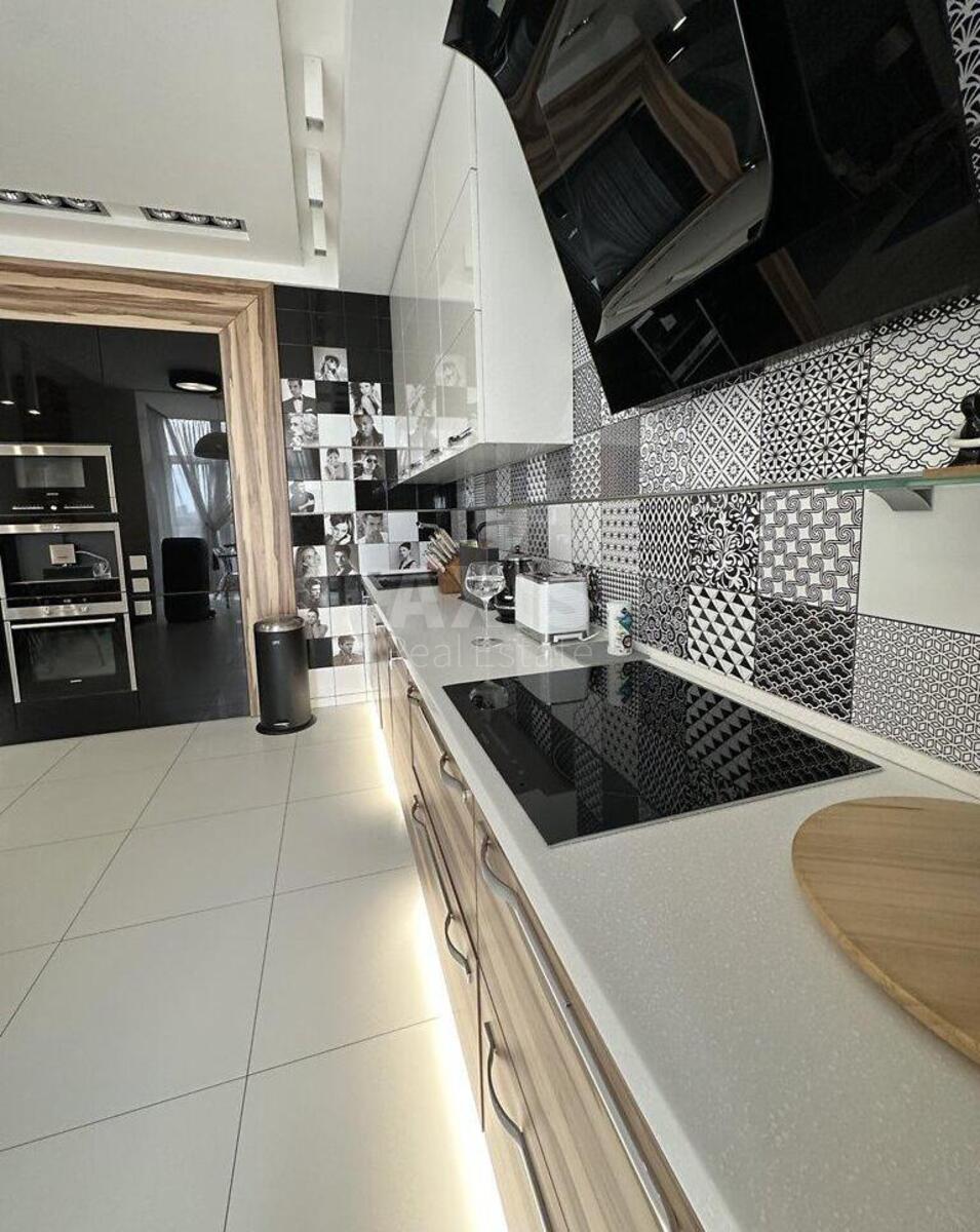 2k apartment vul. Dragomyrova Myhajla 200
