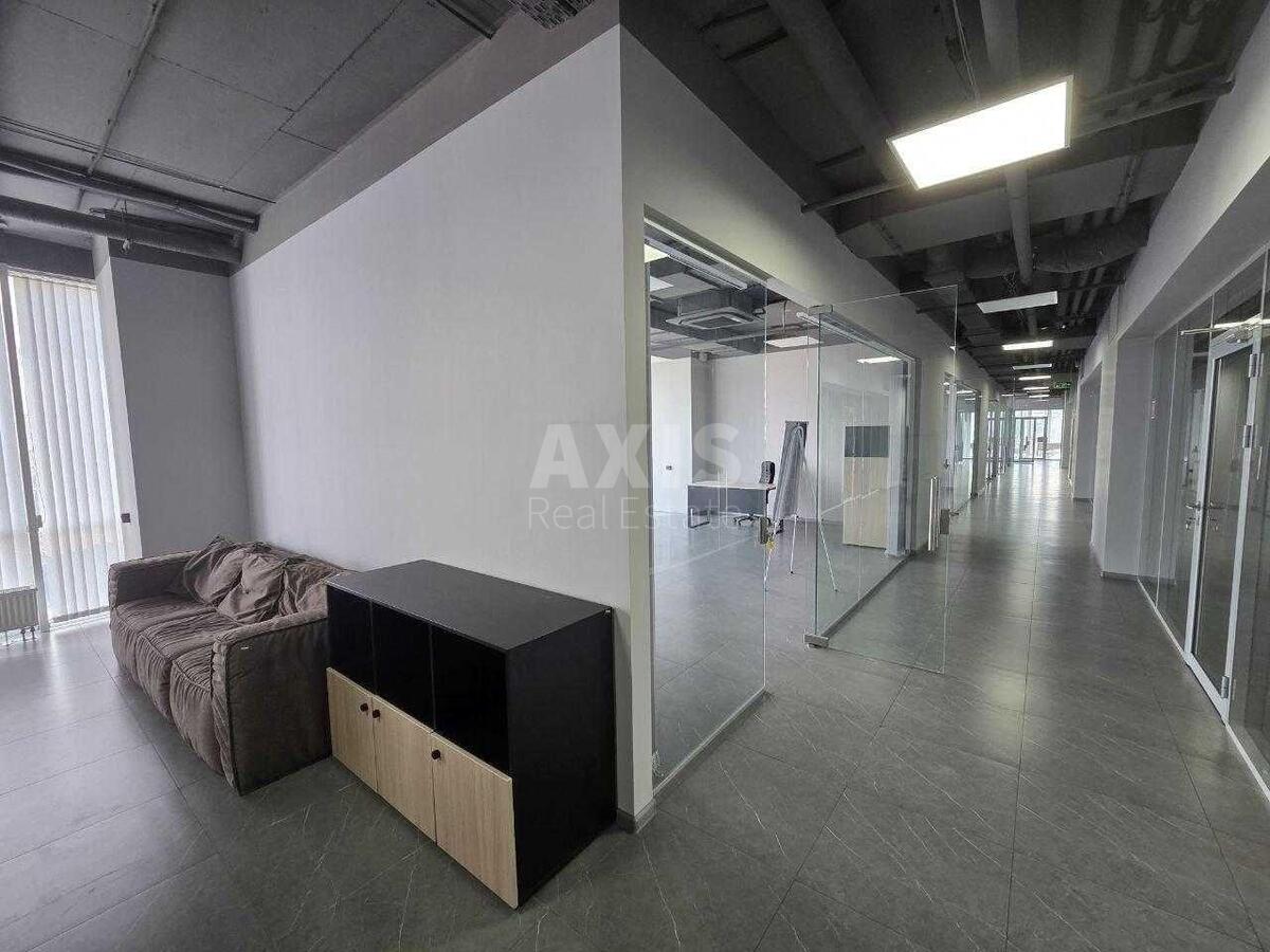 Офис пр-т Бандеры Степана 9Б, 800м2572505