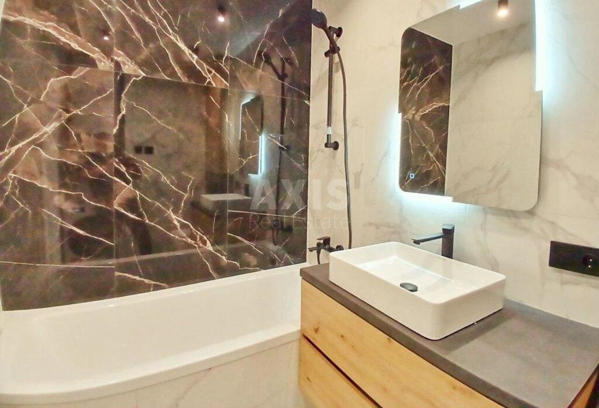 1k apartment vul. Rodyny Kristeriv 206