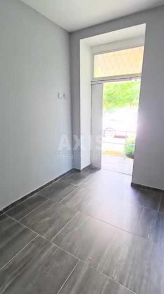 Trade object vul. Ahmatovoi' Anny 44А, 33m2620687