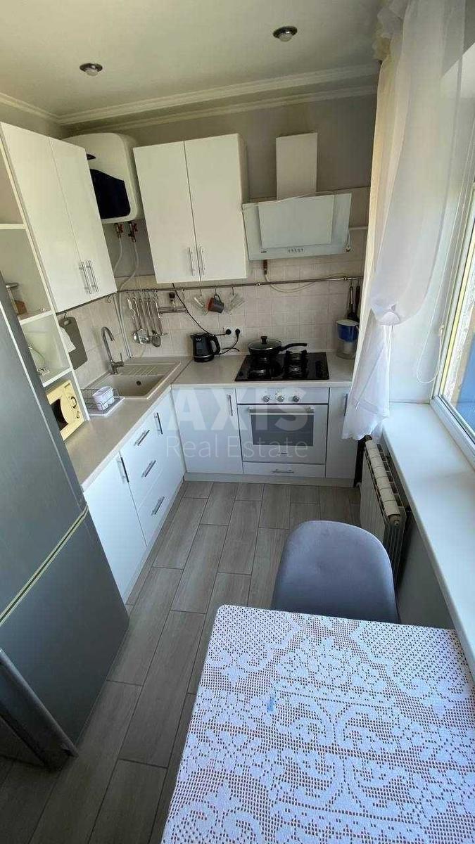2k apartment vul. Miljutenka 10А