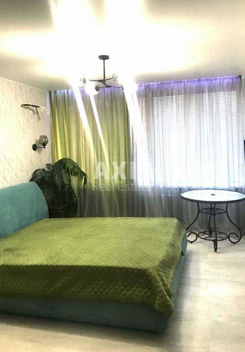 2k apartment vul. Myhajla Maksymovycha 321