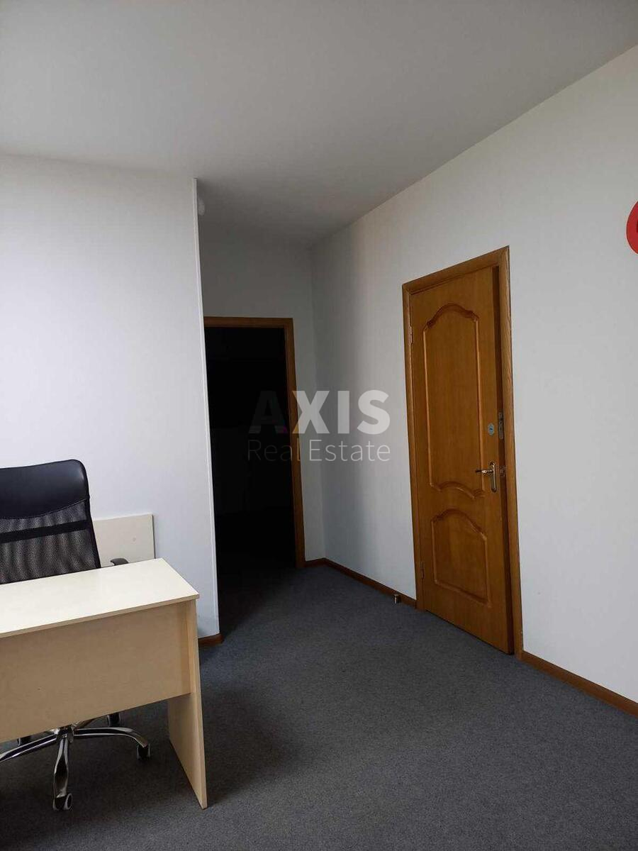 Office prov. Jaroslavs'kyj 7/9, 155m25810912