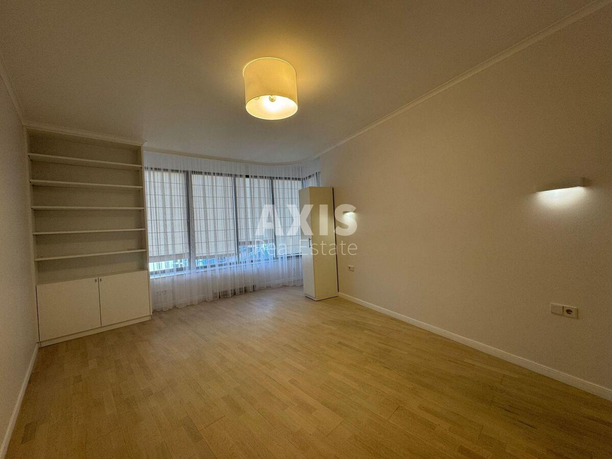 Office vul. Jevgena Konoval'cja 26А, 203m25931014
