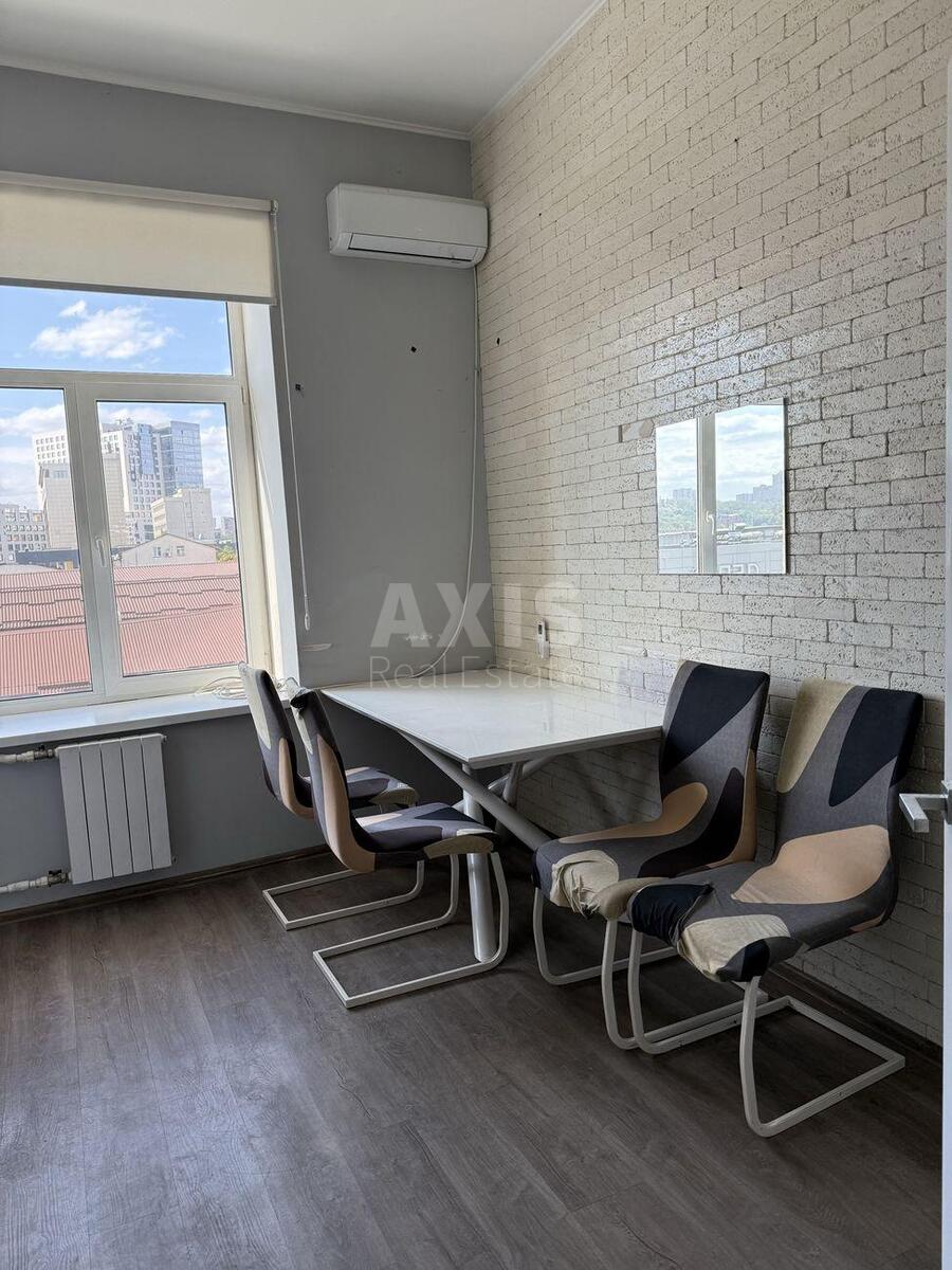 4k apartment vul. Antonovycha 47596250