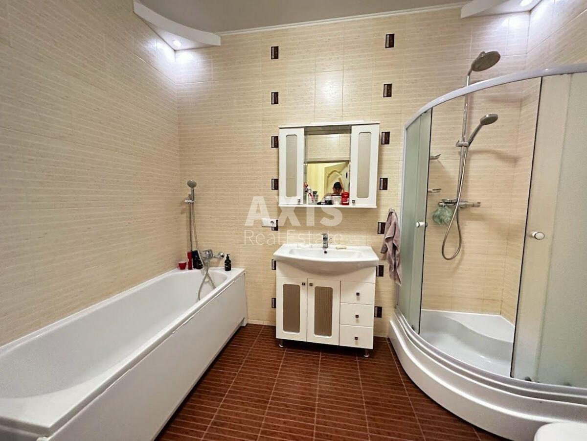 2k apartment uzv. Klovs'kyj 77