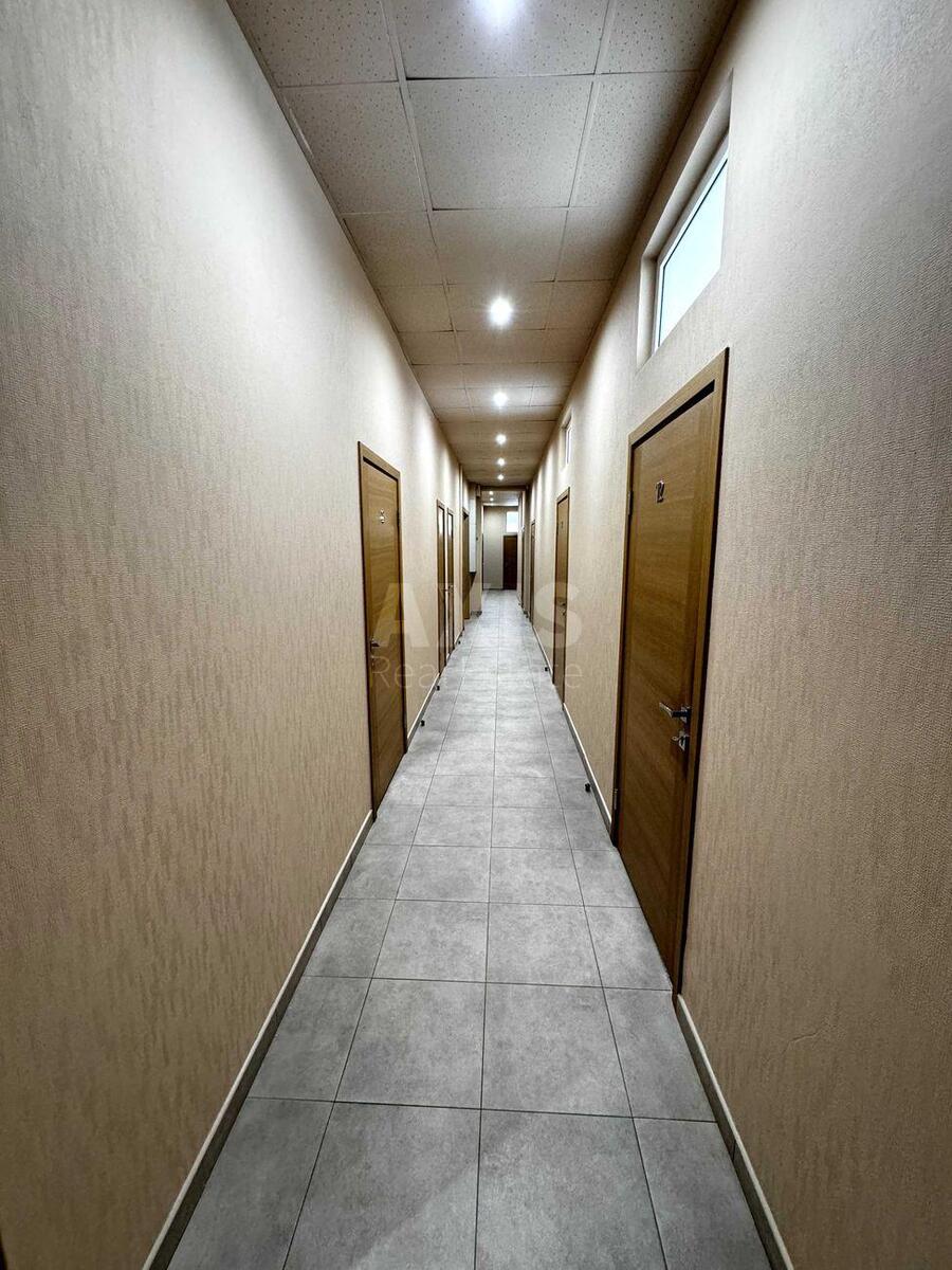 Office vul. Turgenjevs'ka 82, 280m23