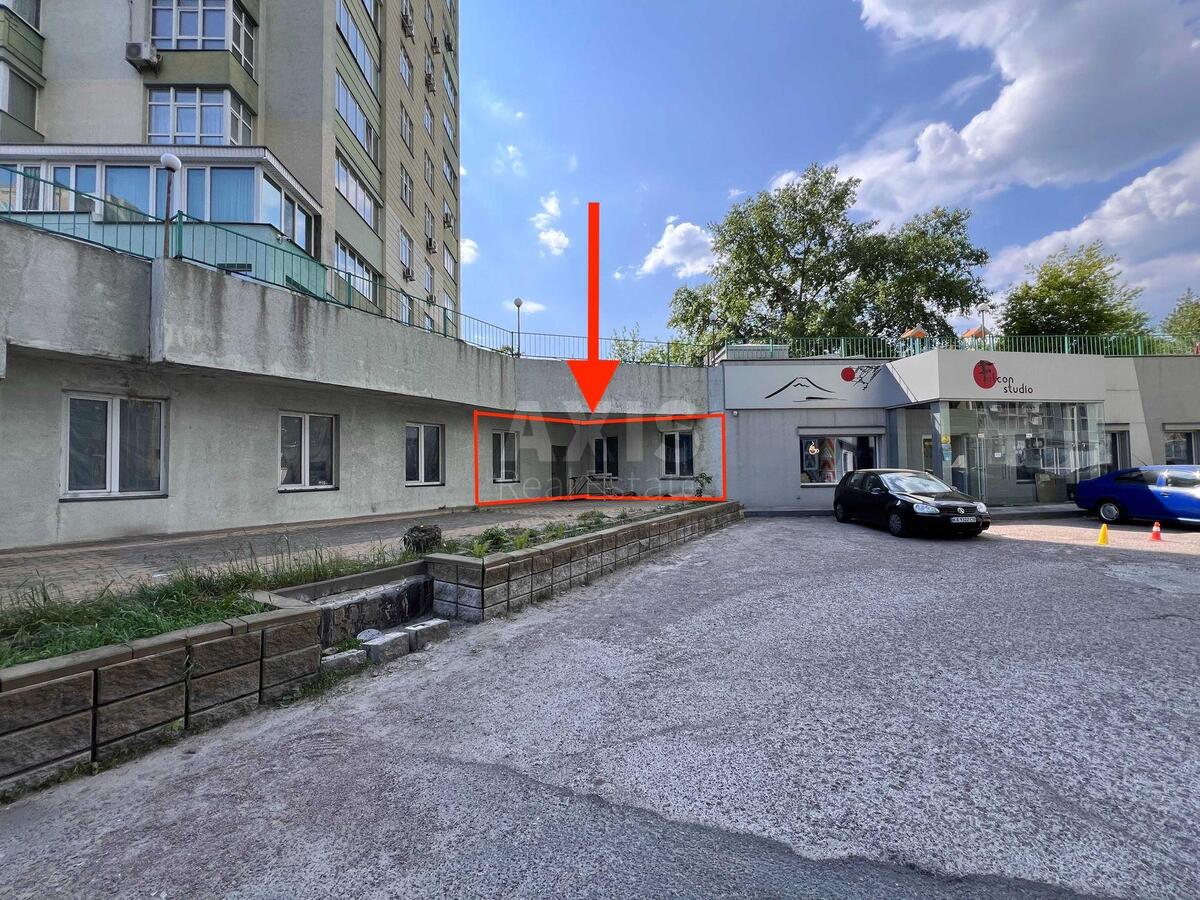 Trade object pr-t Lobanovs'kogo 4В, 560m2