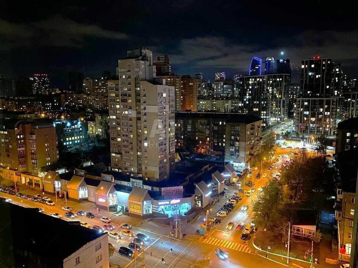 Office vul. Antonovycha 172, 320m2607029