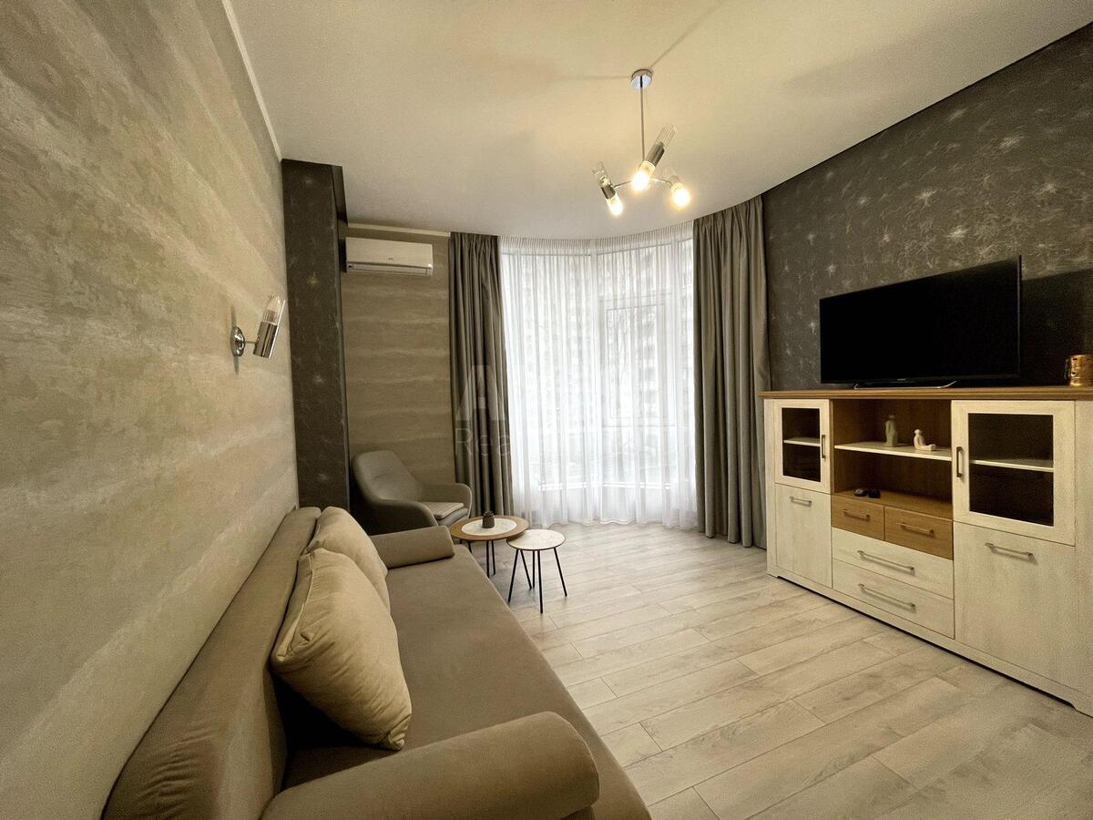 1k apartment vul. Dragomyrova Myhajla 2А0