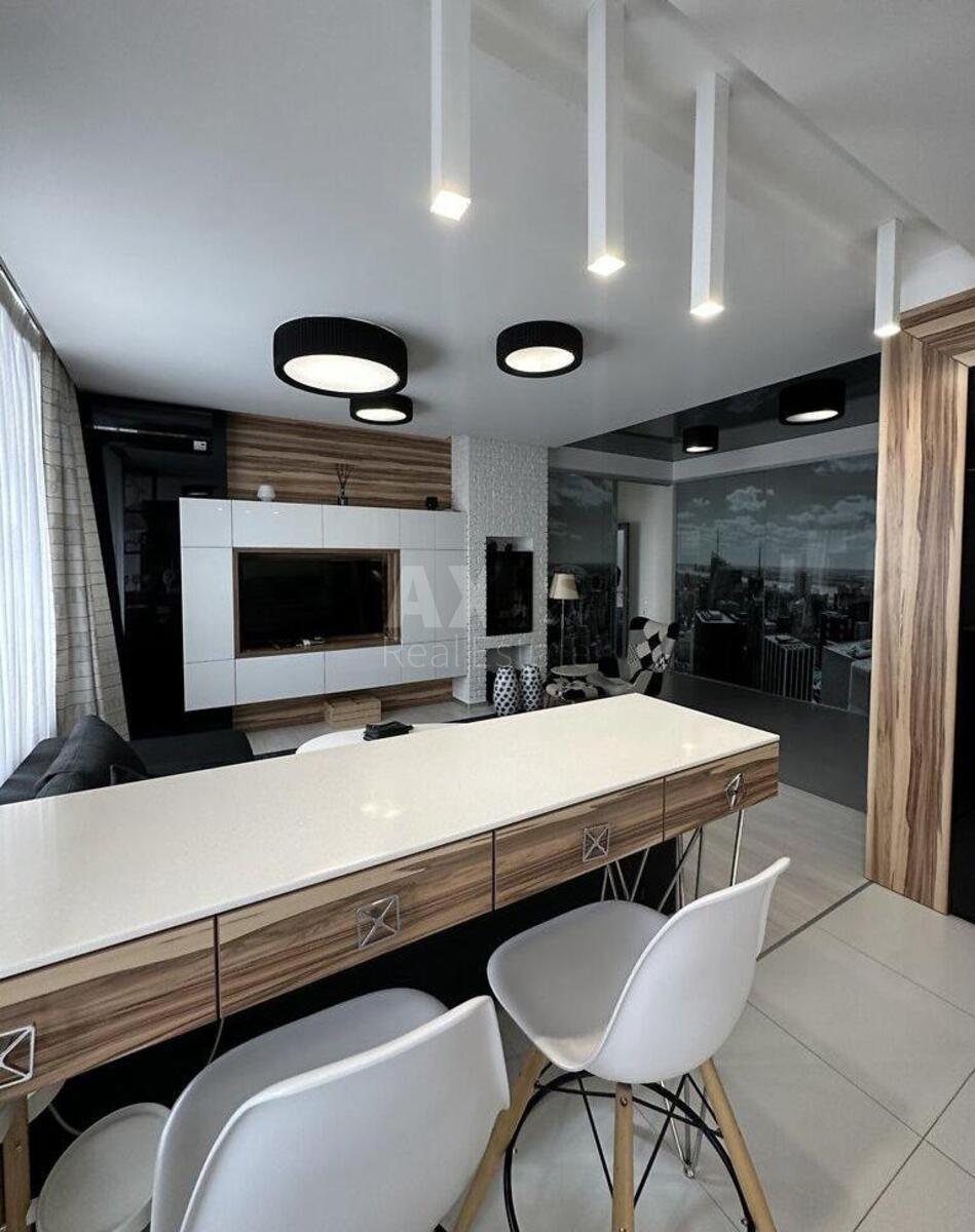 2k apartment vul. Dragomyrova Myhajla 201