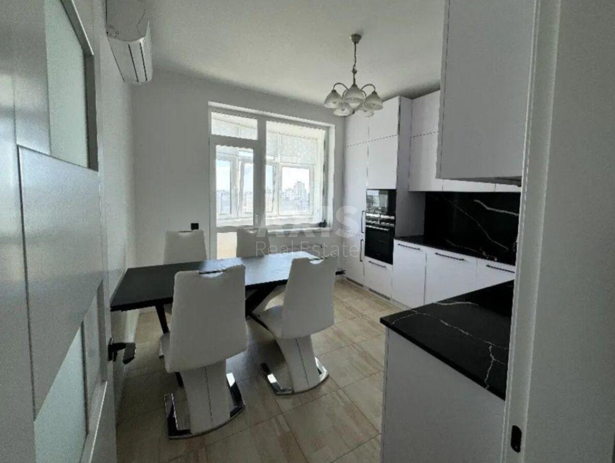 2k apartment vul. Dragomanova 40/358013