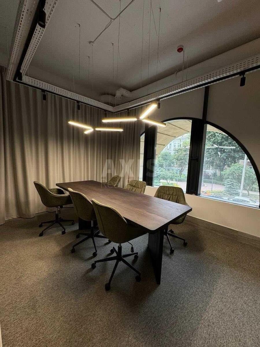 Office vul. Zhyljans'ka 146, 500m2