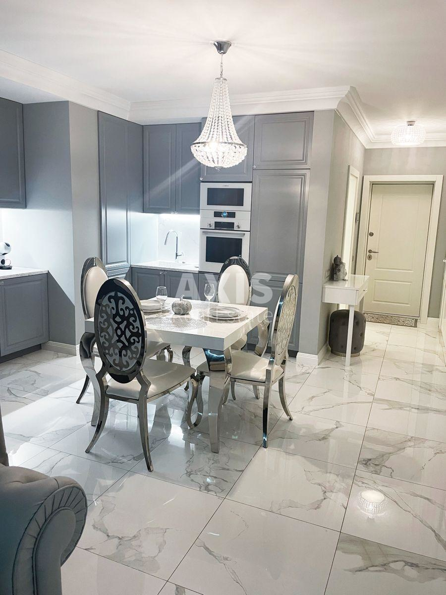 1k apartment vul. Antonovycha 740