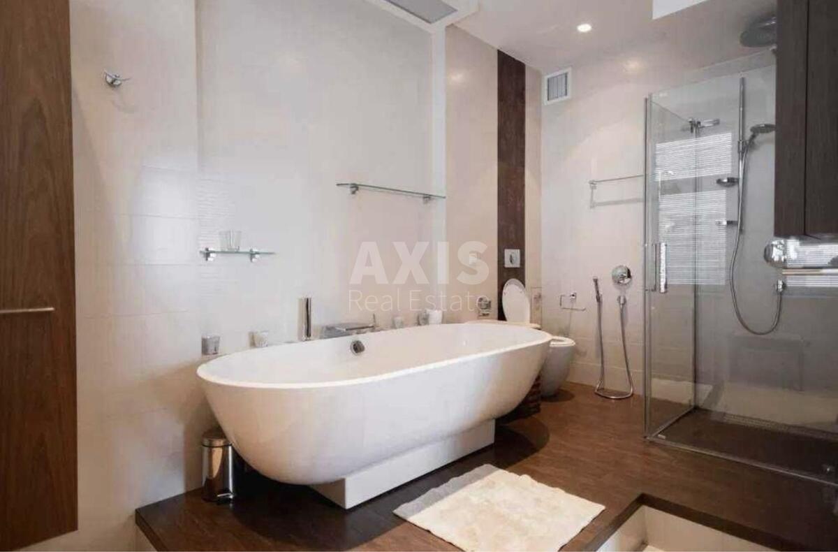 4k apartment vul. Panasa Myrnogo 177