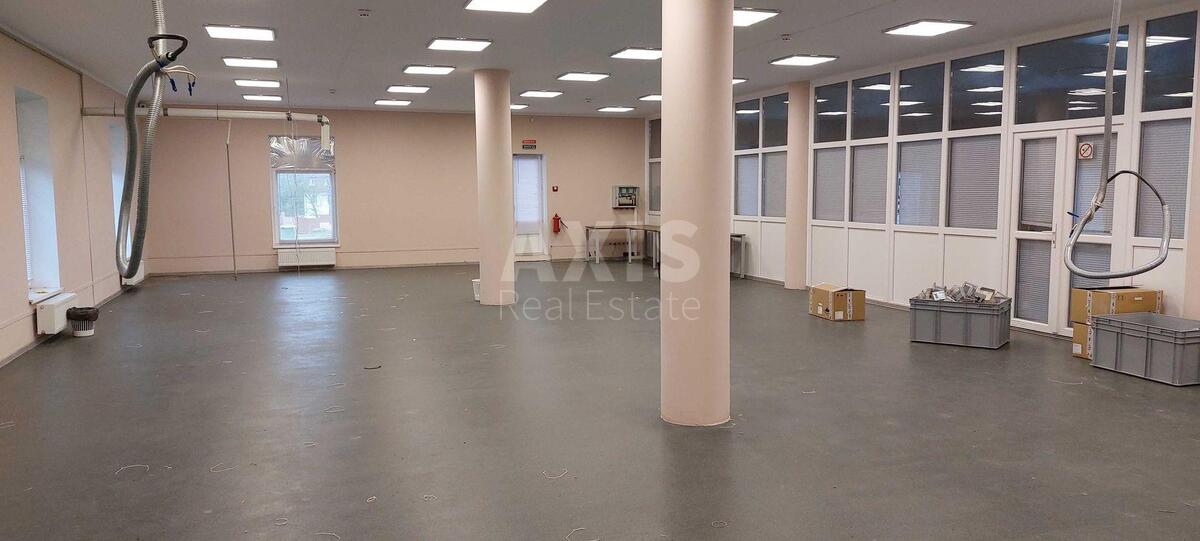 Service object vul. Zhmeryns'ka 2Б, 2000m24