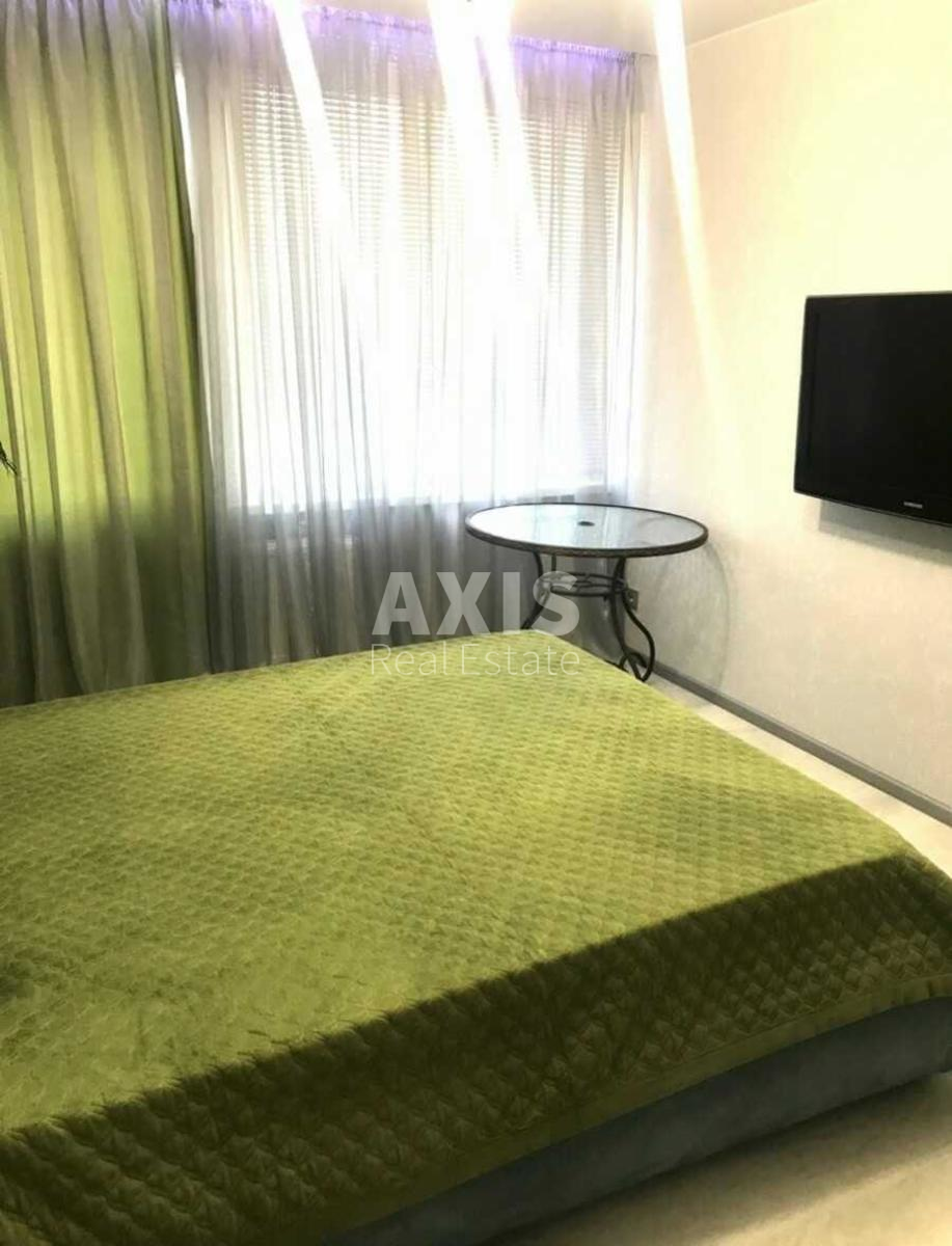 2k apartment vul. Myhajla Maksymovycha 322