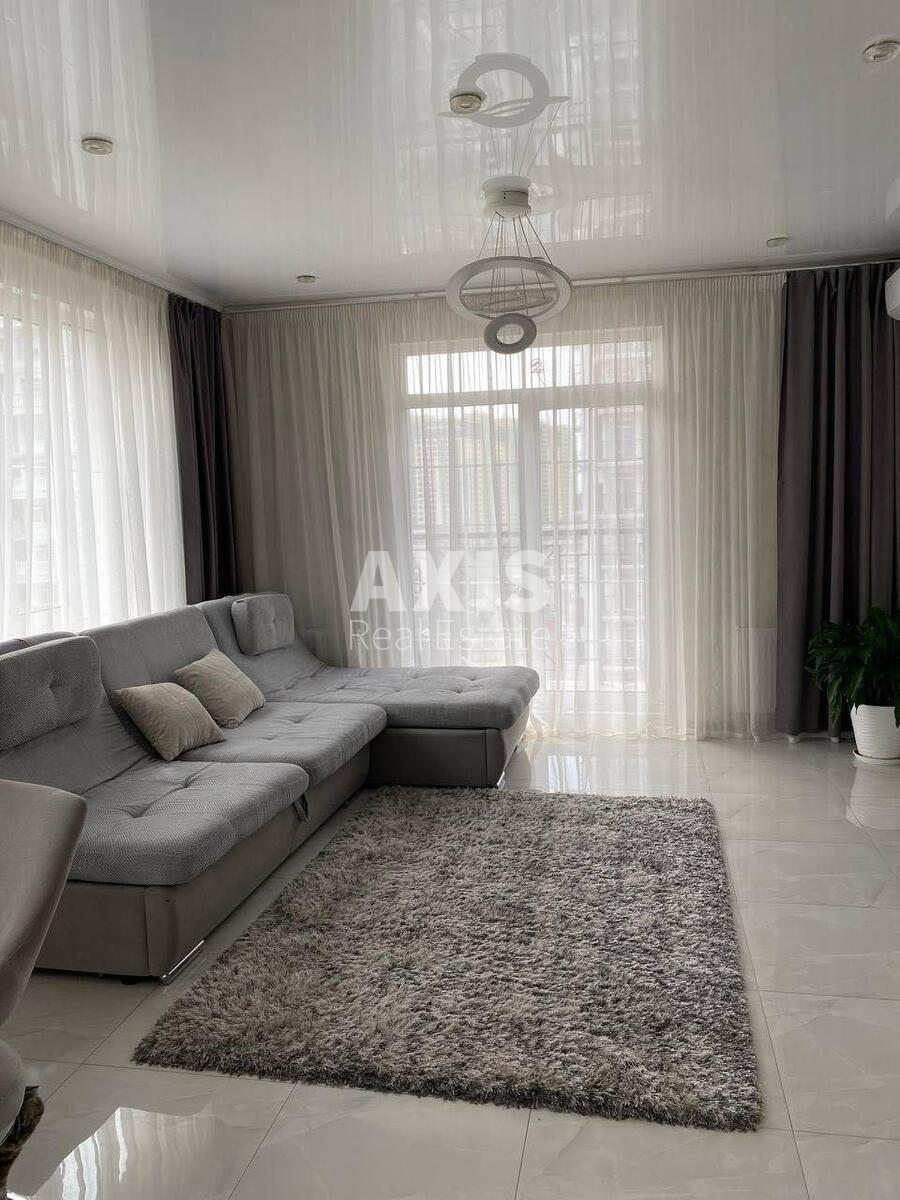 2k apartment vul. Myhajla Maksymovycha 242