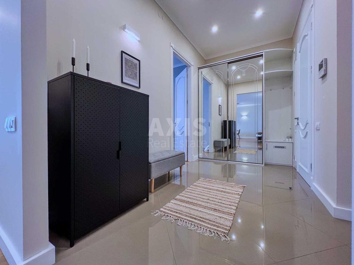 4k apartment vul. Antonovycha 1810