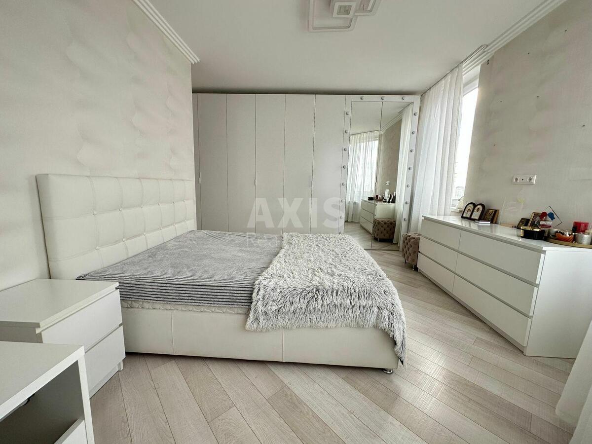 2k apartment vul. Oleny Pchilky 61