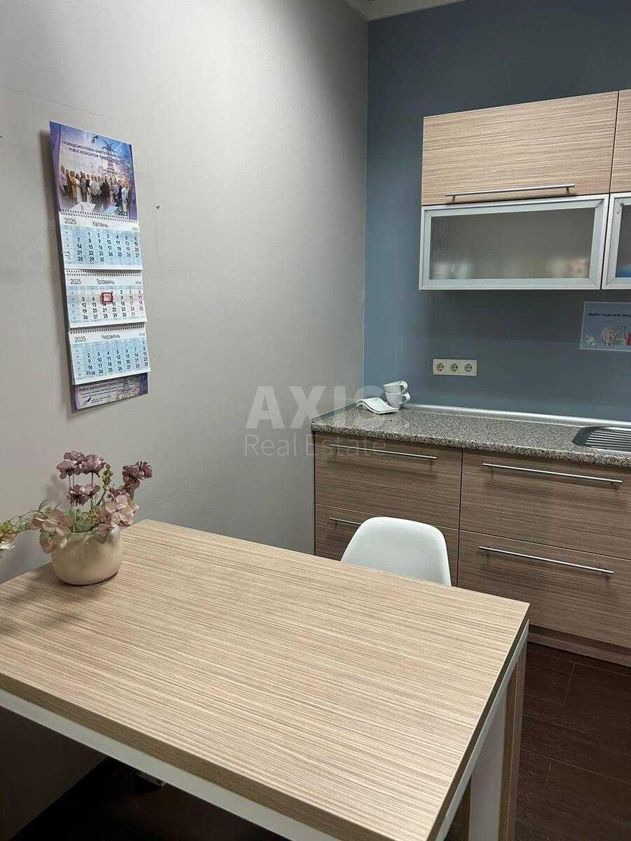 Office vul. Glybochyc'ka 40Х, 127m210