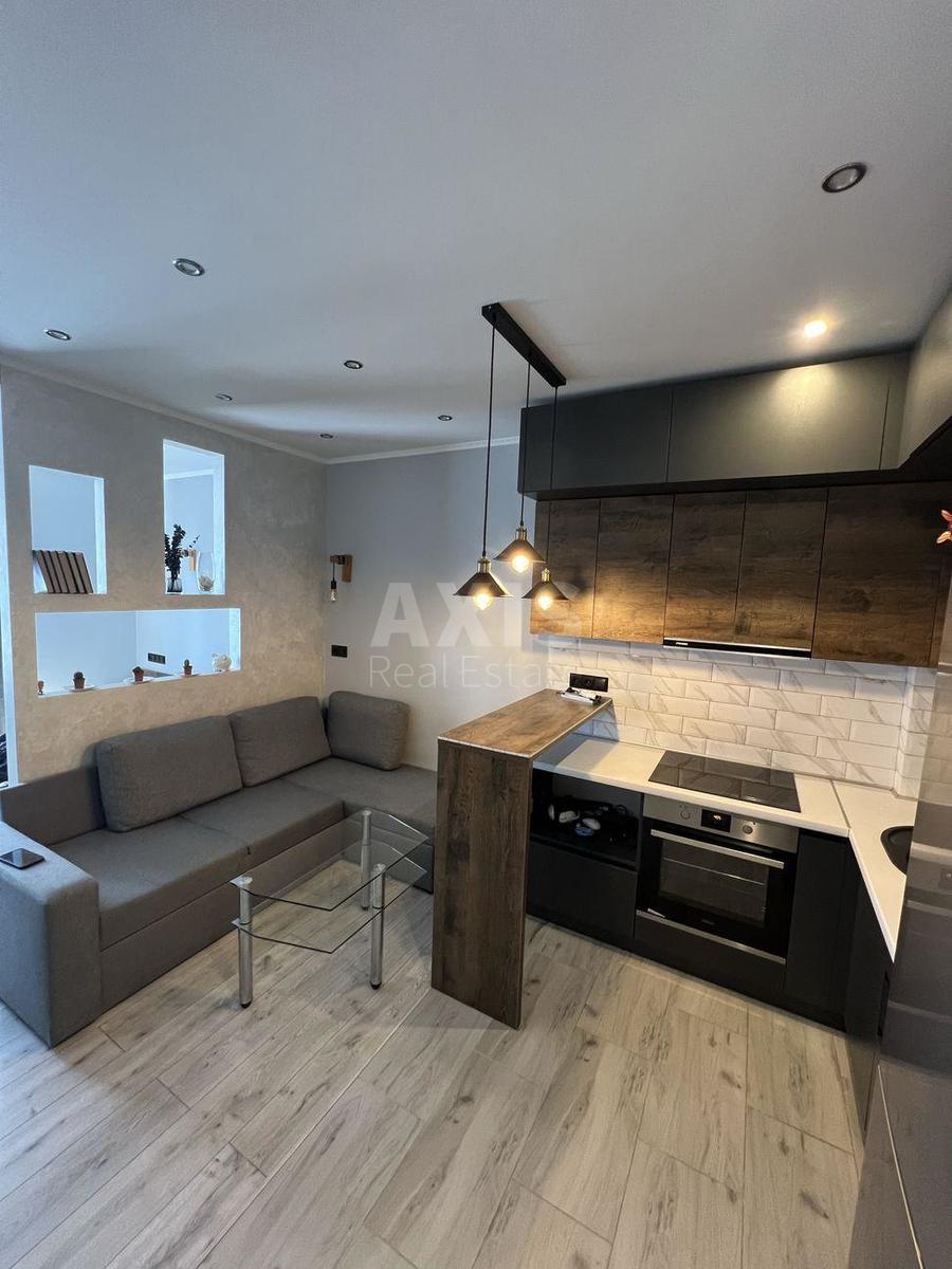 1k apartment vul. Rodyny Kistjakivs'kyh 2а