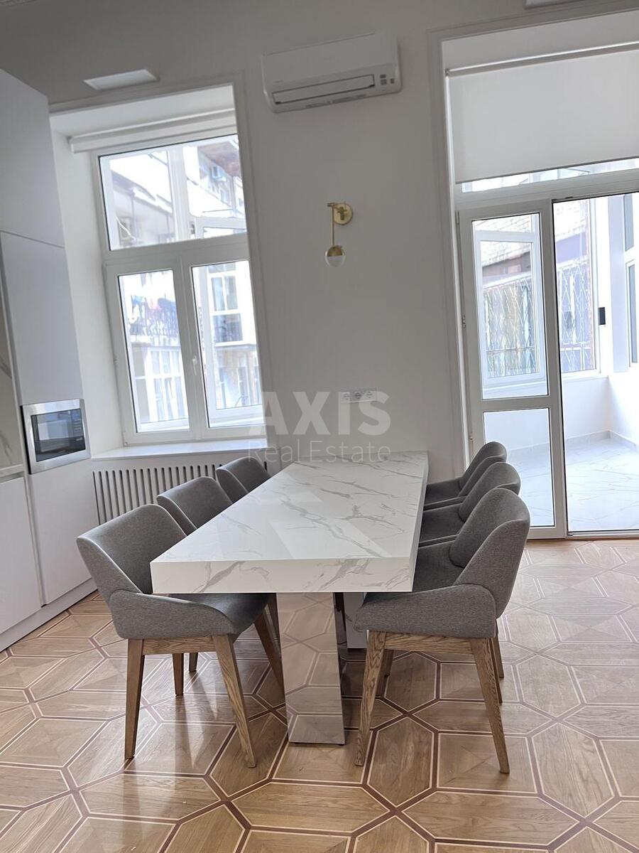 Office vul. Rustaveli Shota 22, 180m212