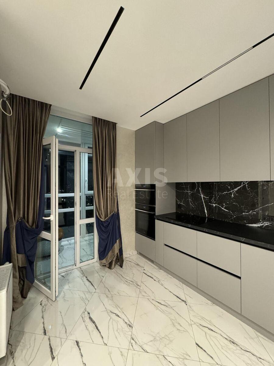 2k apartment vul. Gulaka Mykoly 40